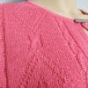 Chompa coral broche M - Imagen 4
