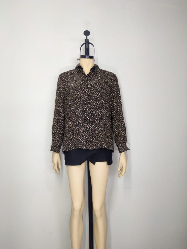 Blusa negra floreada M