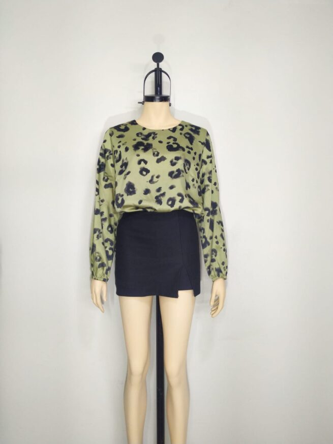 Blusa verde satín ML