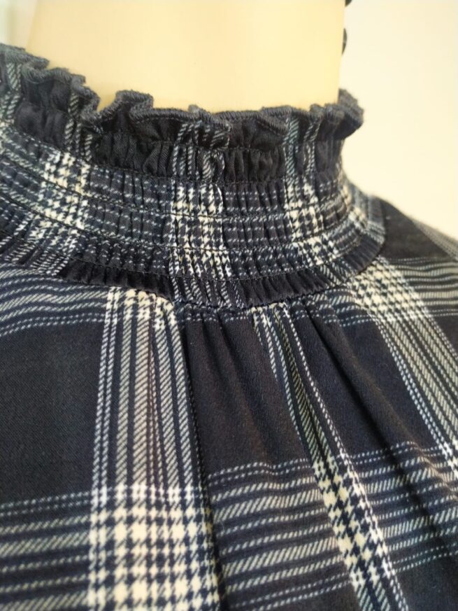 Blusa negra cuadros ML - Imagen 4