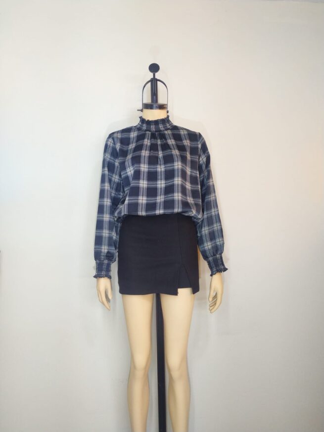 Blusa negra cuadros ML
