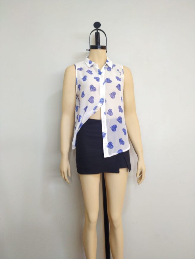 Blusa gasa blanco corazón azul S