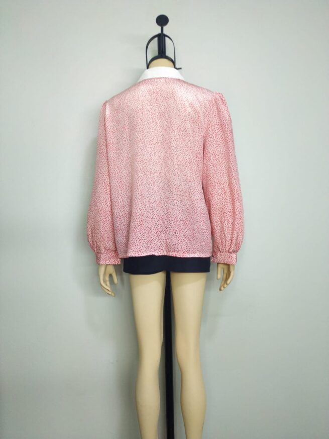 Blusa blanca puntos rojos M L - Imagen 2
