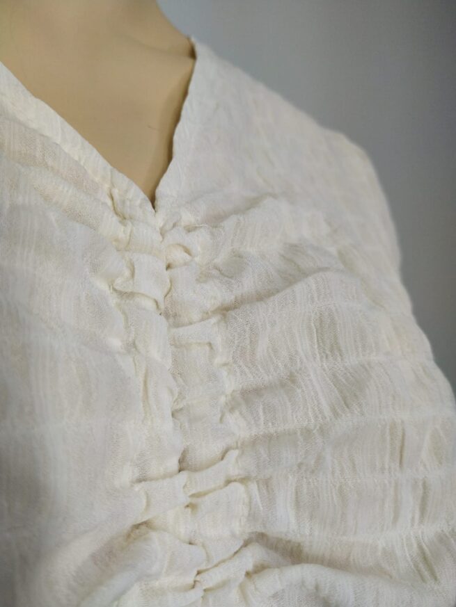 Blusa crema corrugado M - Imagen 5