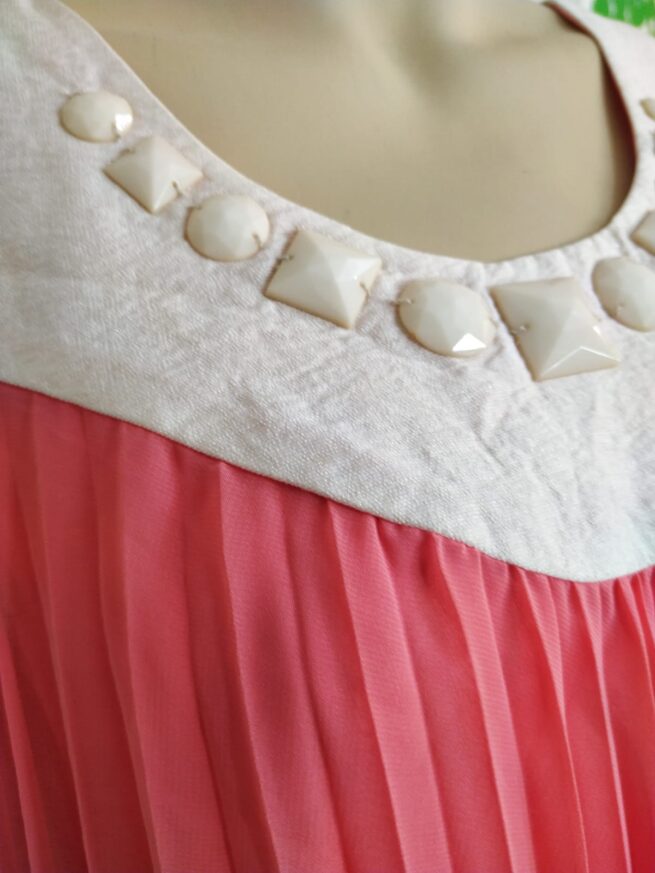 Vestido coral tableado M - Imagen 4