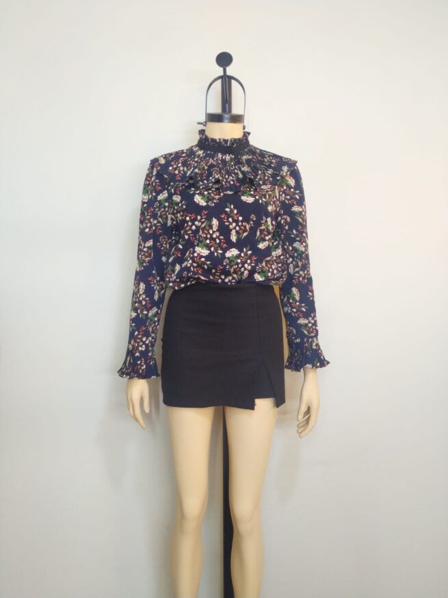 Blusa azul floreada M