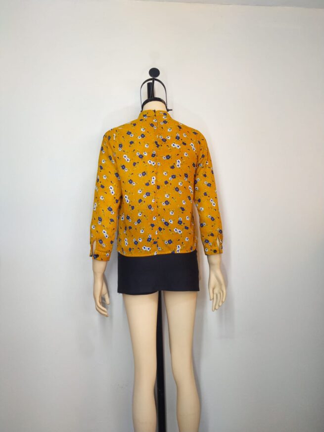 Blusa mostaza SM - Imagen 2