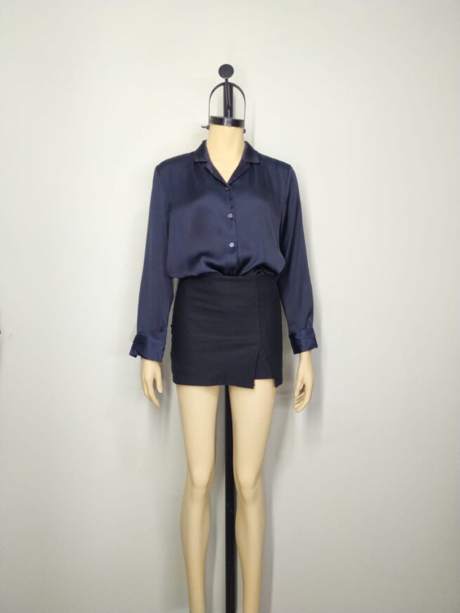 Blusa satín azul M