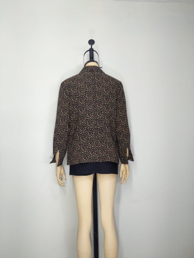Blusa negra floreada M - Imagen 2