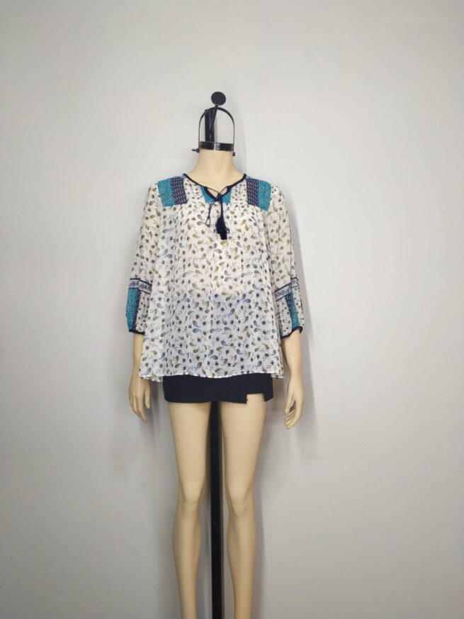 Blusa gasa blanca borde azul ML - Imagen 3