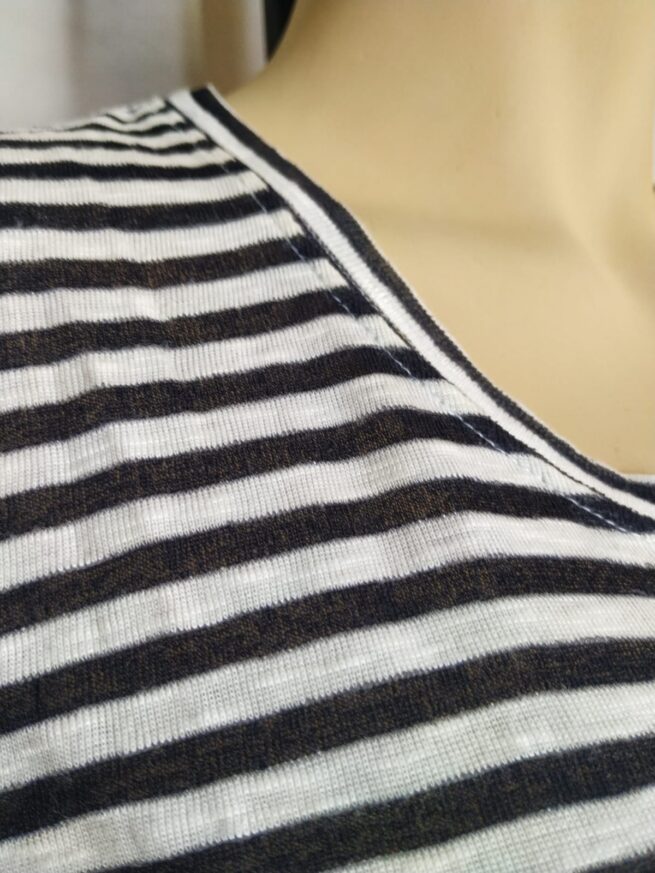 Blusa blanco negro rayas SM - Imagen 4