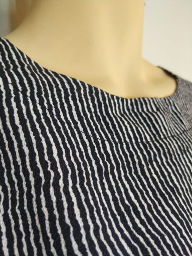 Blusa blanco negro rayas L - Imagen 5