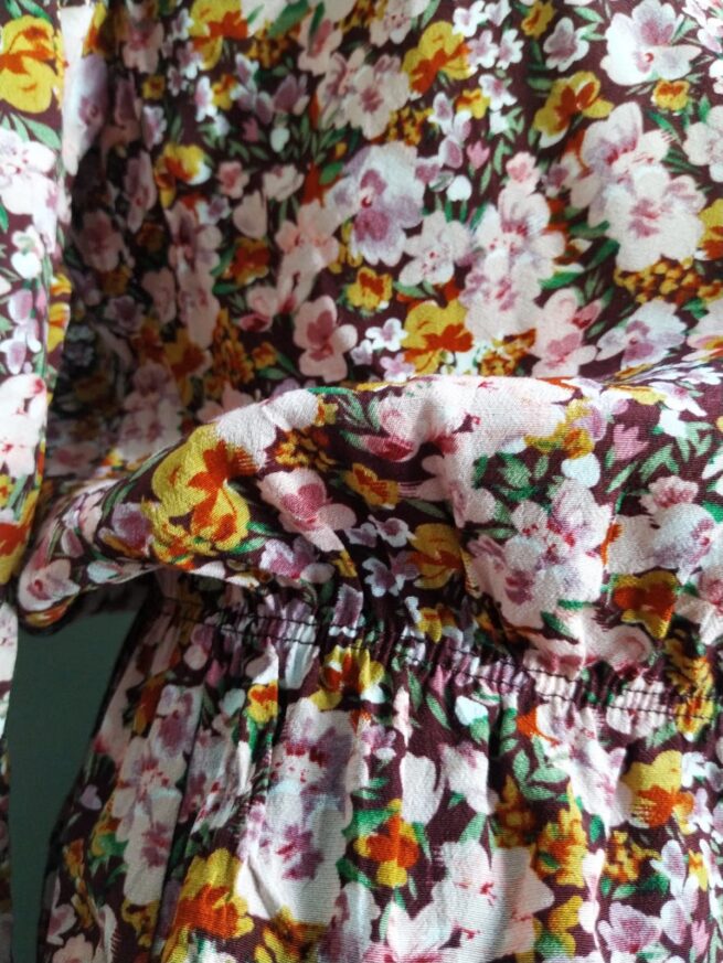 Blusa vino floreada M - Imagen 6