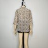 Blusa beige floreada M - Imagen 2