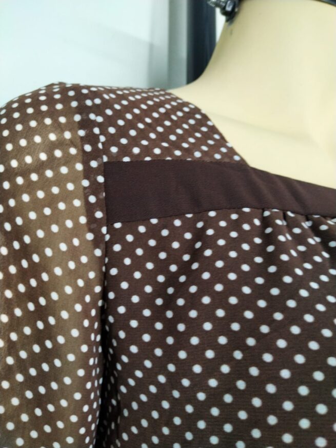 Blusa café SM - Imagen 3