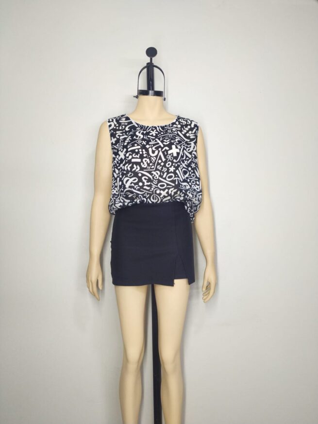 Blusa negra diseño L