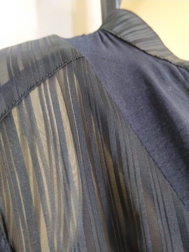 Blusa negra ML - Imagen 4