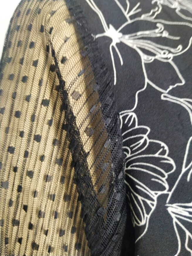 Blusa negra con encaje L - Imagen 5