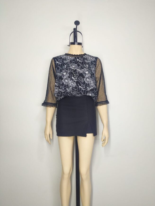 Blusa negra con encaje L