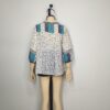 Blusa gasa blanca borde azul ML - Imagen 2