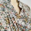 Blusa beige floreada M - Imagen 3