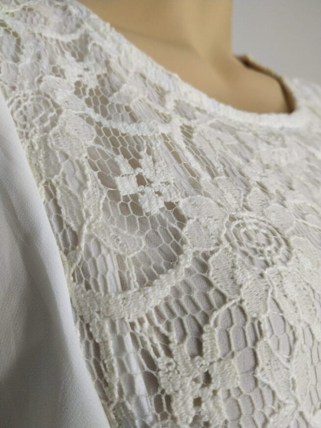 Blusa con encaje M - Imagen 4