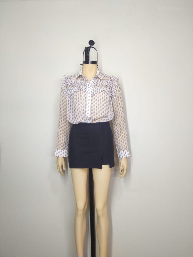 Blusa gasa blanca flores lila M