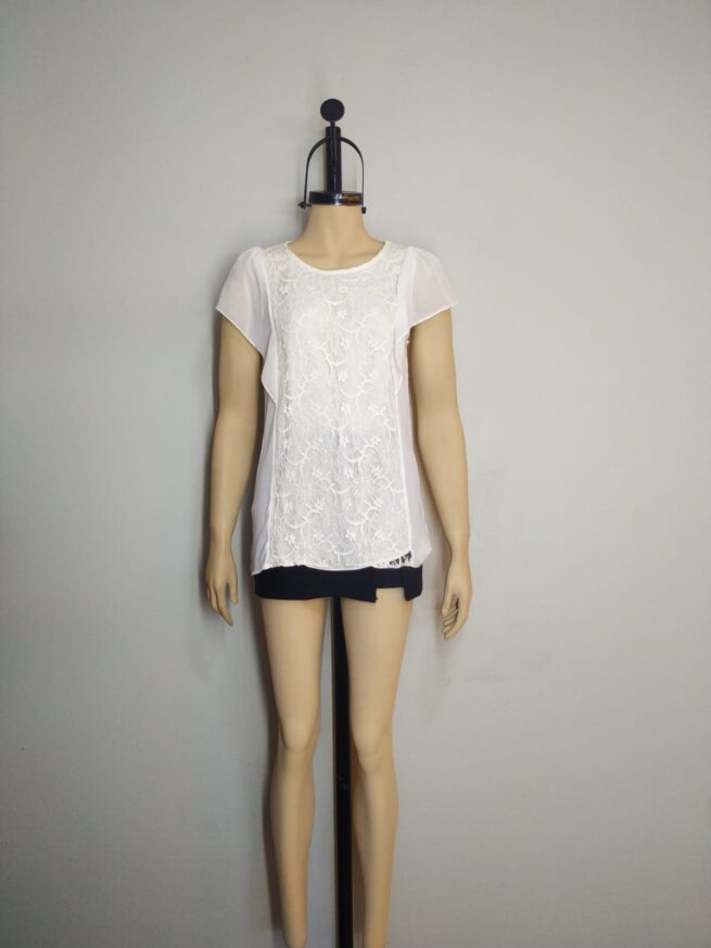 Blusa con encaje M