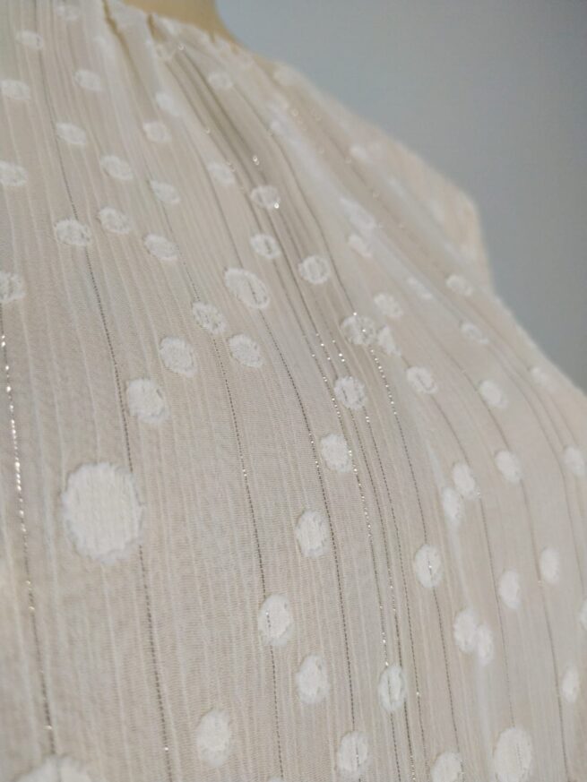 Blusa crema brillos L - Imagen 4