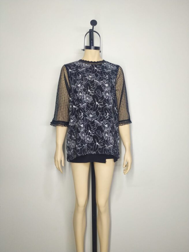 Blusa negra con encaje L - Imagen 3