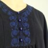 Blusa negra bordada L - Imagen 5