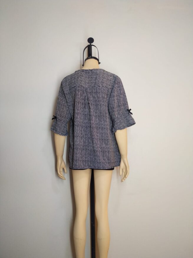 Blusa blanco negro rayas L - Imagen 2