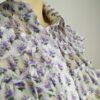 Blusa gasa blanca flores lila M - Imagen 4