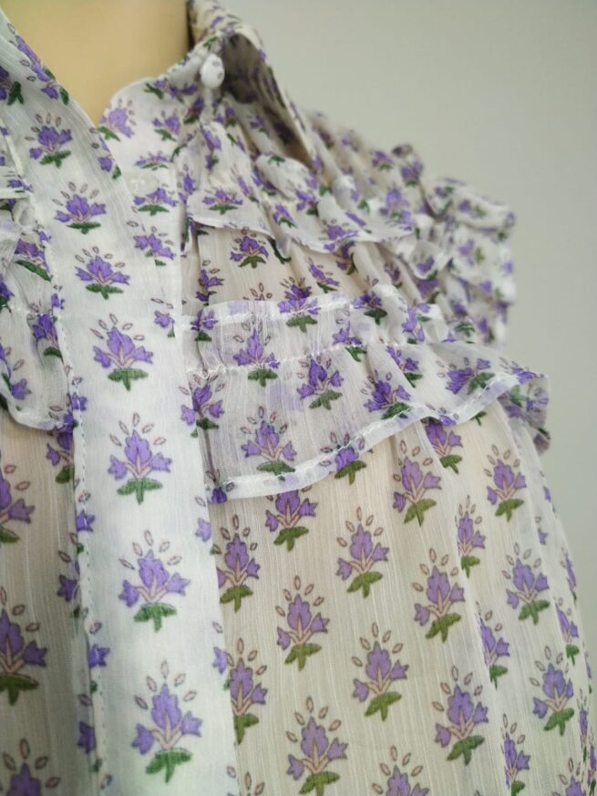 Blusa gasa blanca flores lila M - Imagen 5