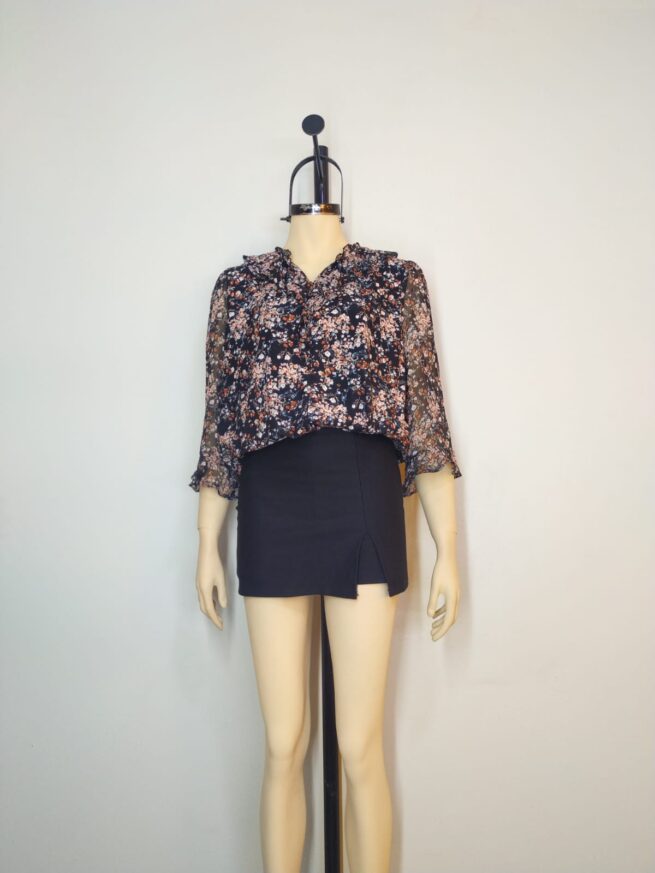 Blusa gasa y algodón negro floreado L