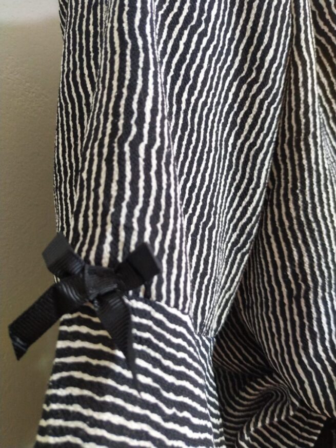 Blusa blanco negro rayas L - Imagen 4