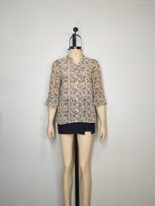 Blusa beige floreada M - Imagen 4