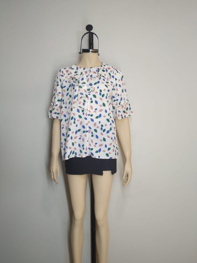 Blusa blanca diseño hojas M - Imagen 3