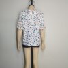 Blusa blanca diseño hojas M - Imagen 2