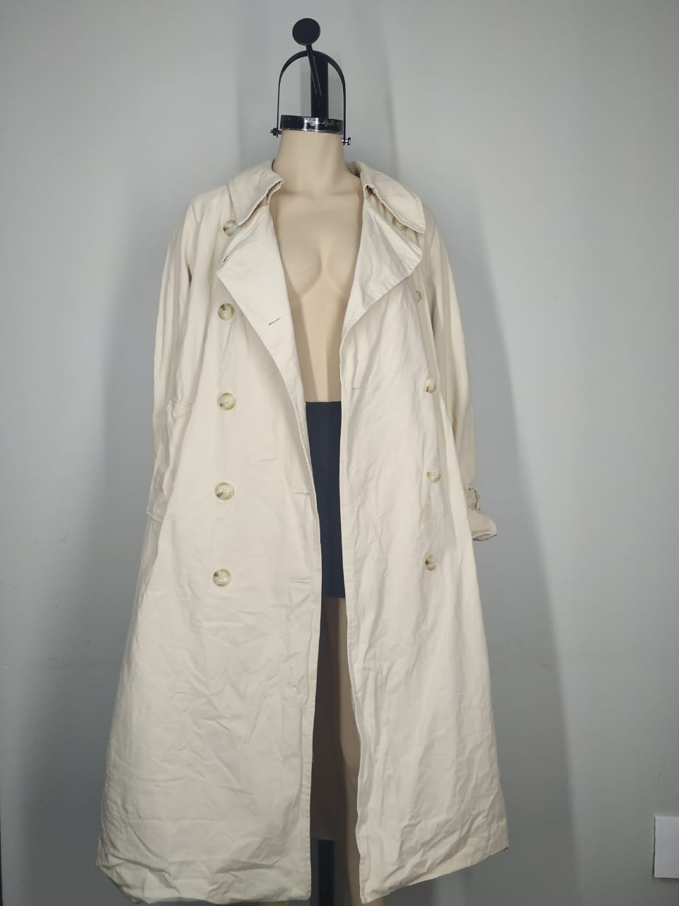Gabardina beige L oversize - Imagen 4